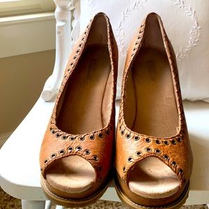 SEYCHELLES BROWN LEATHER- ROUGH AROUND THE EDGES